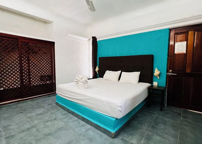 Mayan Art Boutique - 10th Ave 5*